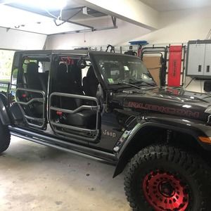 Meet your Posher, Tom